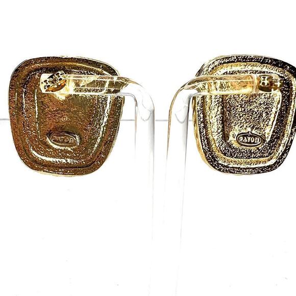 Vintage Avon Red Enamel Gold Tone Metal Post Stud Earrings 90s Costume Square - Picture 4 of 7